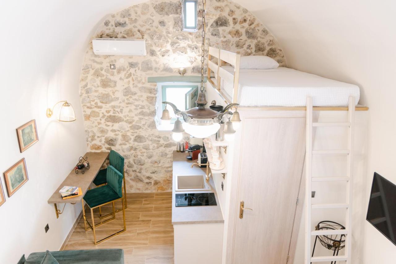 Villa La Tore Di Montenegro Gythio